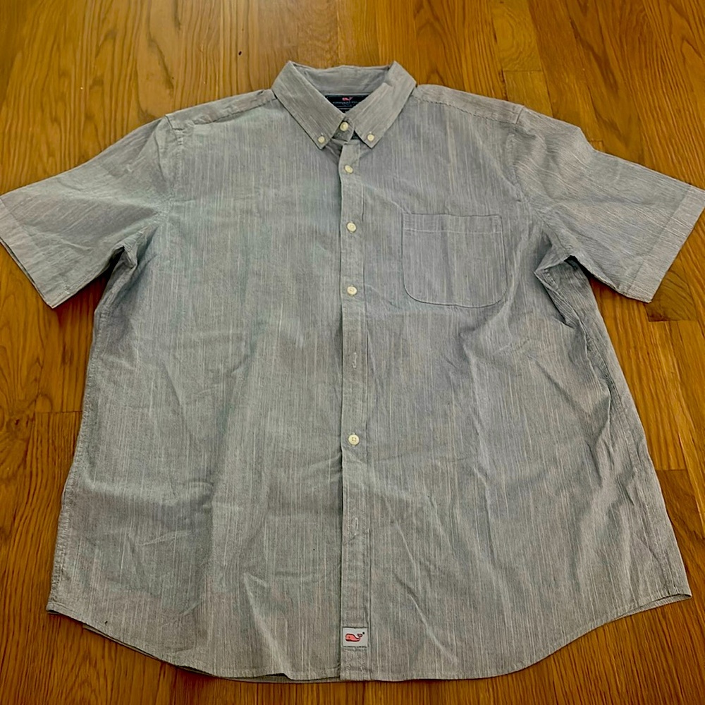 vineyard vines men’s collared shirt. blue.